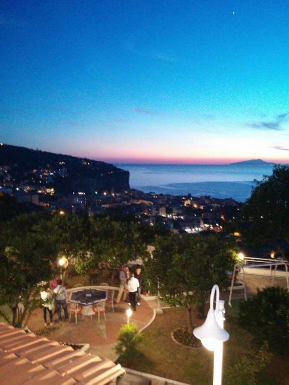 Garden On The Sea Bed & Breakfast Vico Equense Bagian luar foto