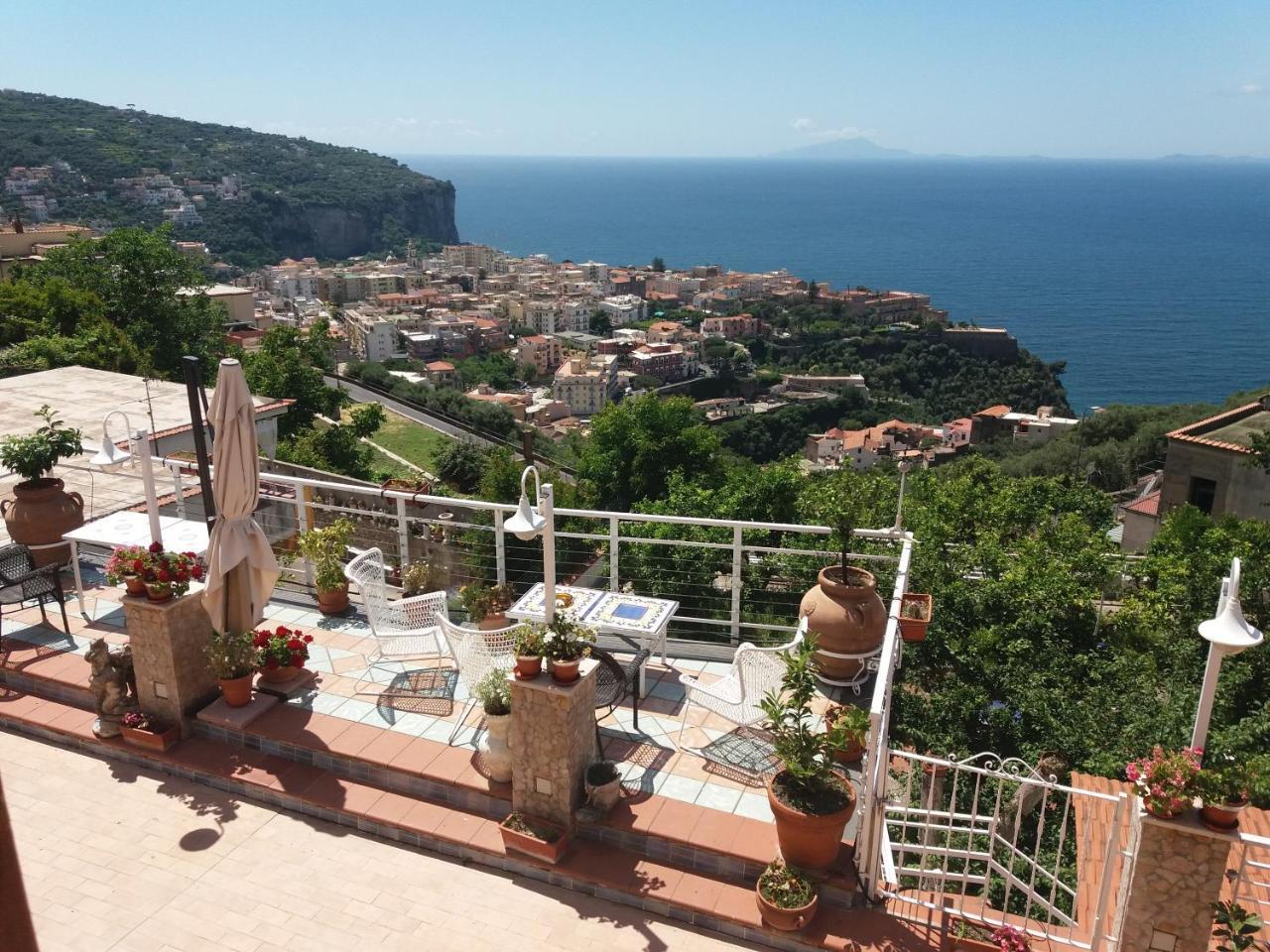 Garden On The Sea Bed & Breakfast Vico Equense Bagian luar foto