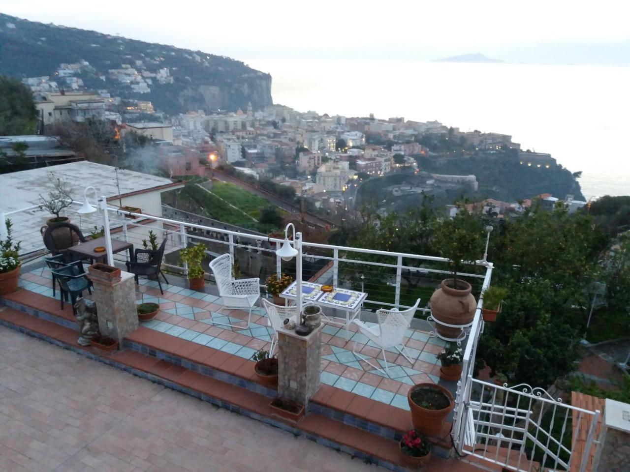 Garden On The Sea Bed & Breakfast Vico Equense Bagian luar foto